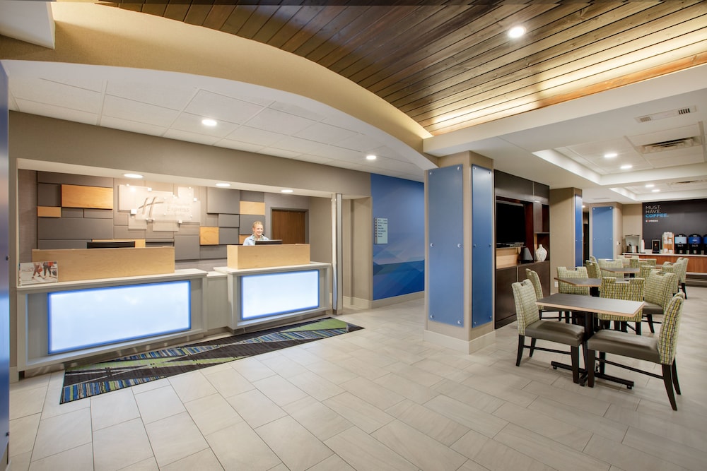 holiday inn express hotel and suites columbus by ihg
