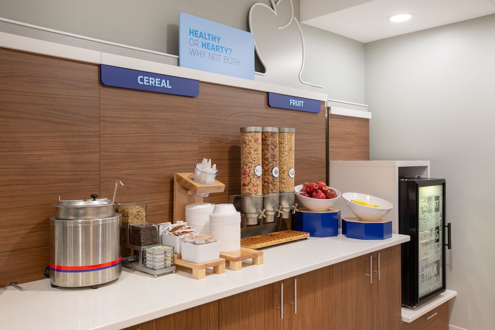 holiday inn express hotel and suites columbus by ihg