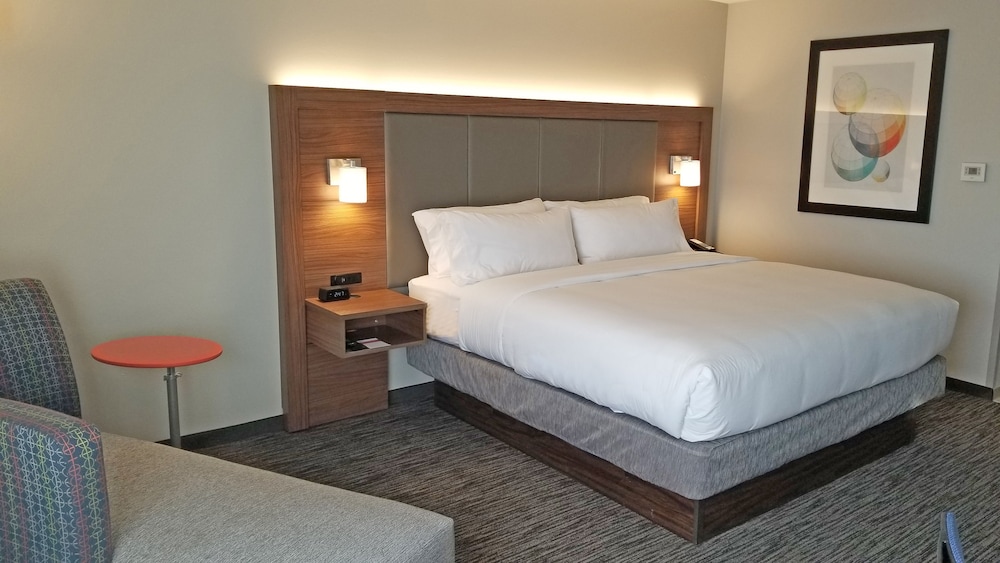 holiday inn express hotel and suites columbus by ihg