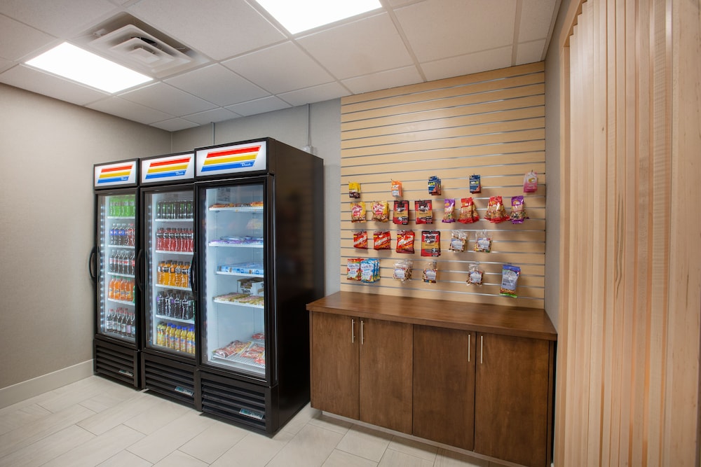 holiday inn express hotel and suites columbus by ihg