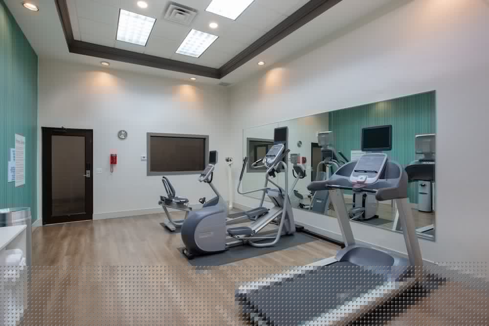 holiday inn express hotel and suites columbus by ihg
