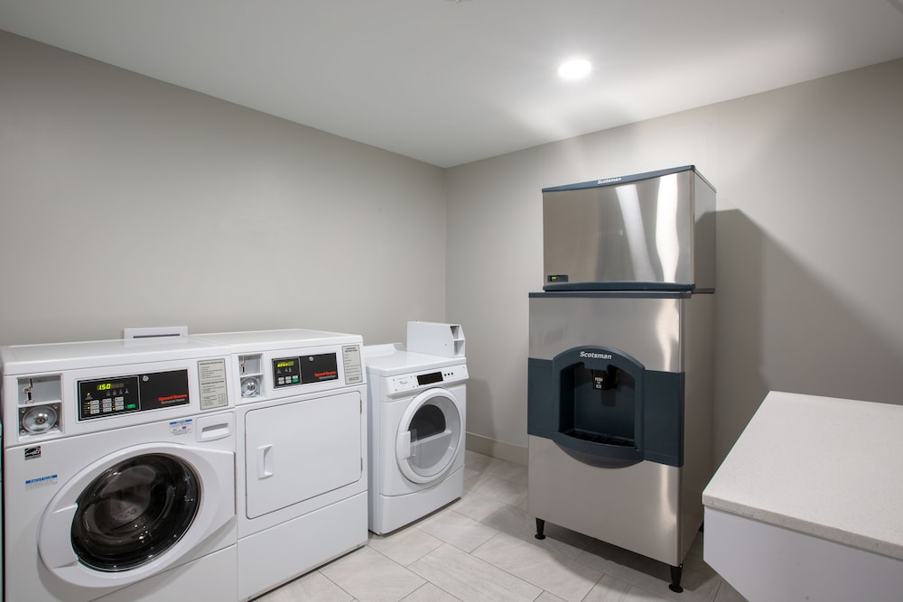 holiday inn express hotel and suites columbus by ihg