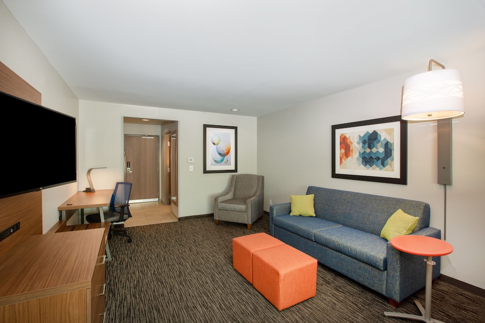 holiday inn express hotel and suites columbus by ihg
