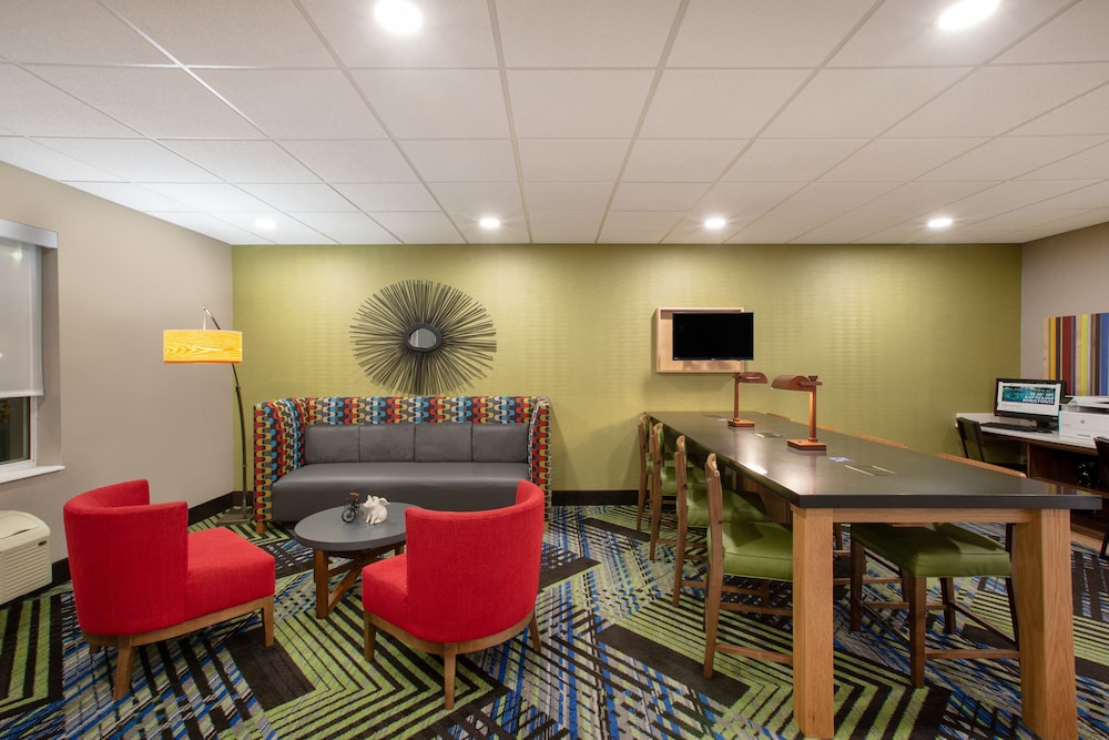 holiday inn express hotel and suites columbus by ihg
