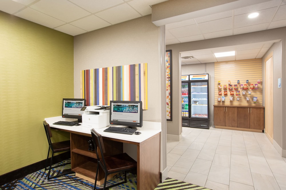 holiday inn express hotel and suites columbus by ihg