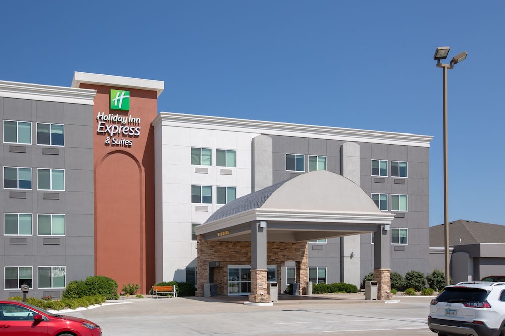 holiday inn express hotel and suites columbus by ihg