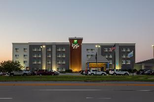 holiday inn express hotel and suites columbus by ihg