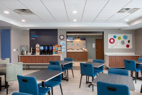 holiday inn express hotel and suites columbus by ihg