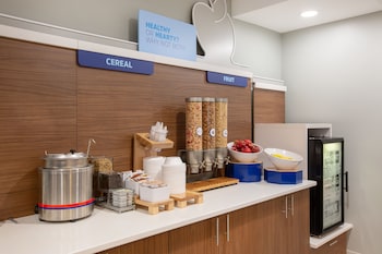 Holiday Inn Express Hotel & Suites Columbus By Ihg,Schuyler>>Columbus,3 star