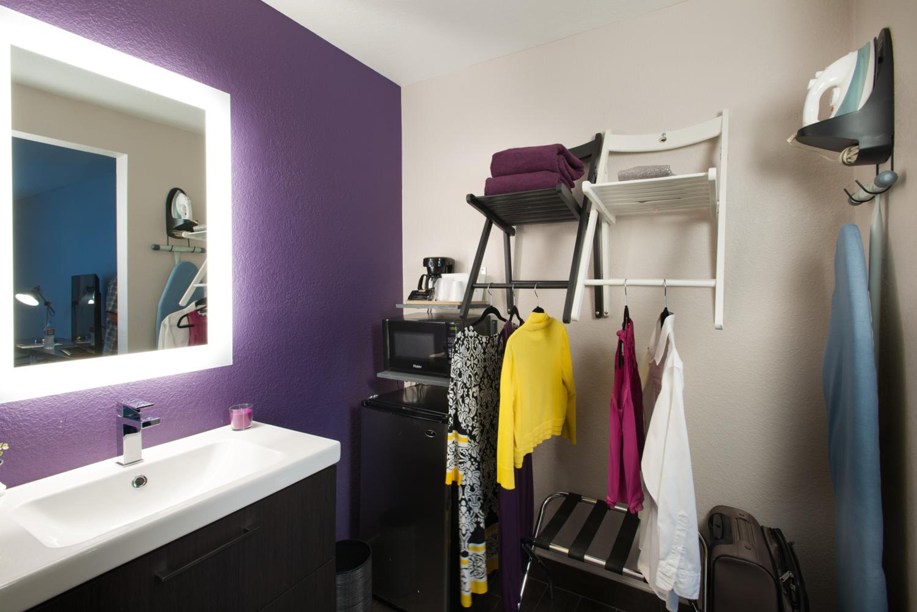 hotel iris san diego