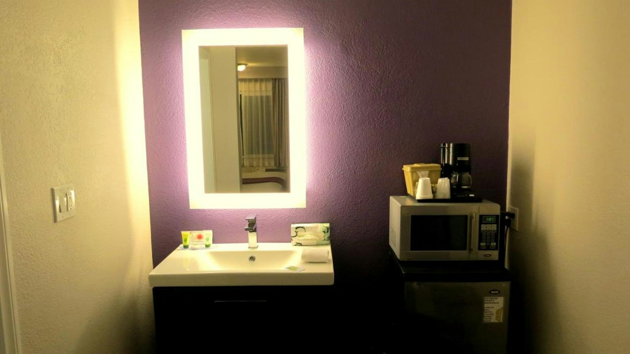 hotel iris san diego