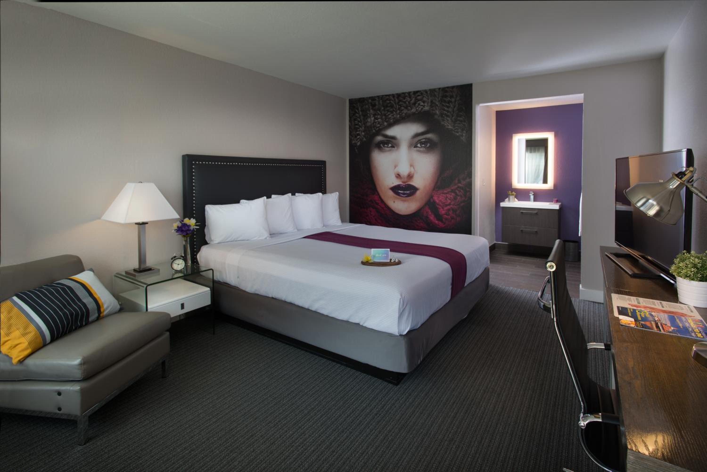 hotel iris san diego