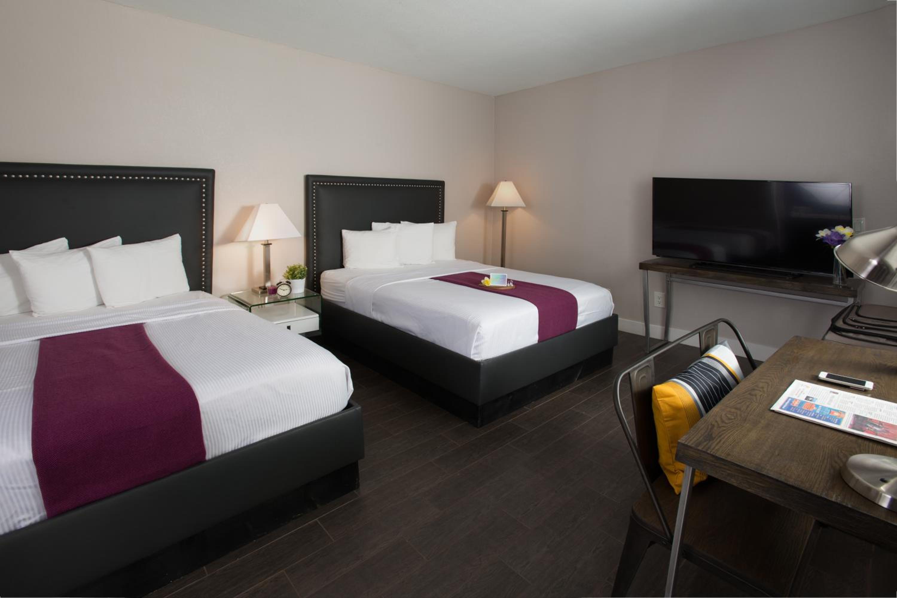 hotel iris san diego