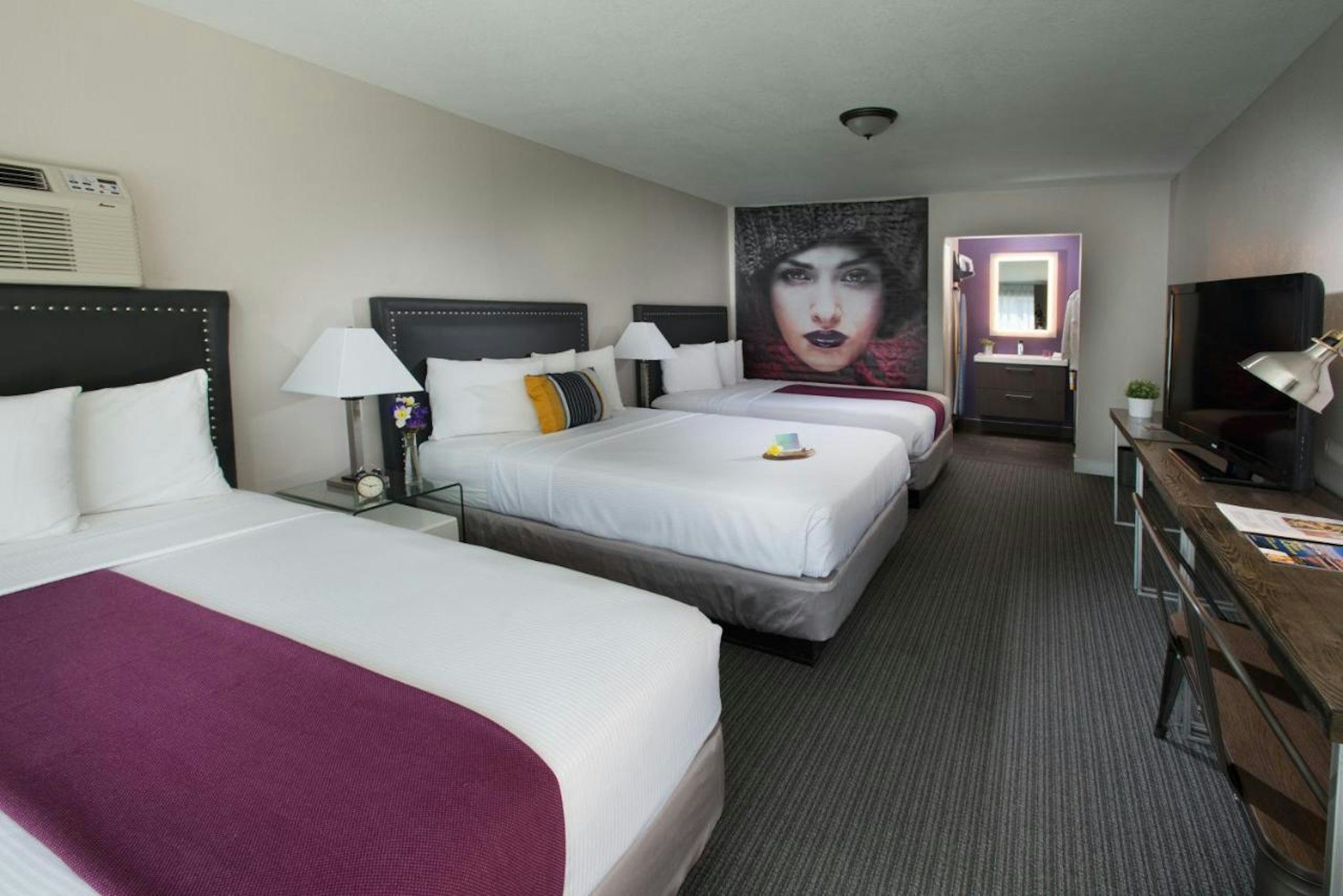 hotel iris san diego