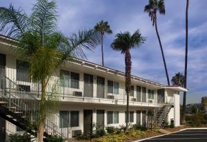 hotel iris san diego