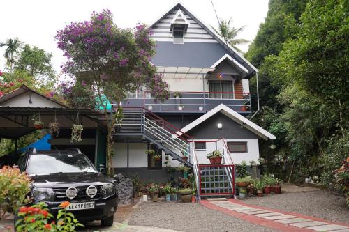 the wayside farm cottage munnar