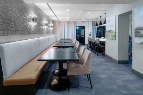 hampton inn conyers