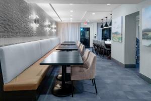 hampton inn conyers