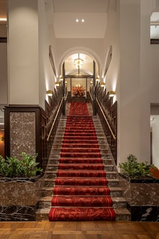 clayton hotel amsterdam american