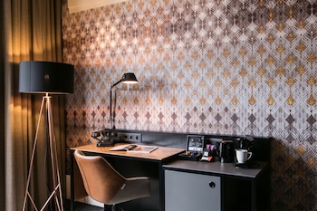 clayton hotel amsterdam american