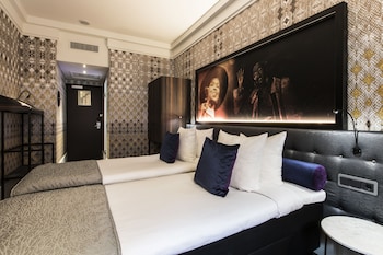 clayton hotel amsterdam american