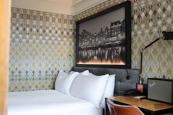 clayton hotel amsterdam american