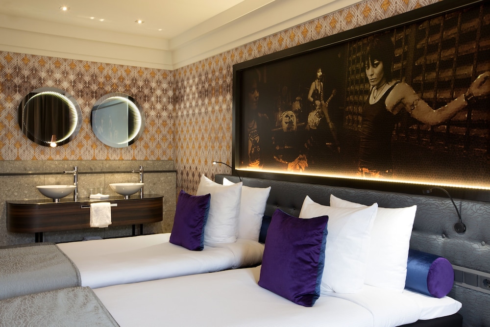 clayton hotel amsterdam american