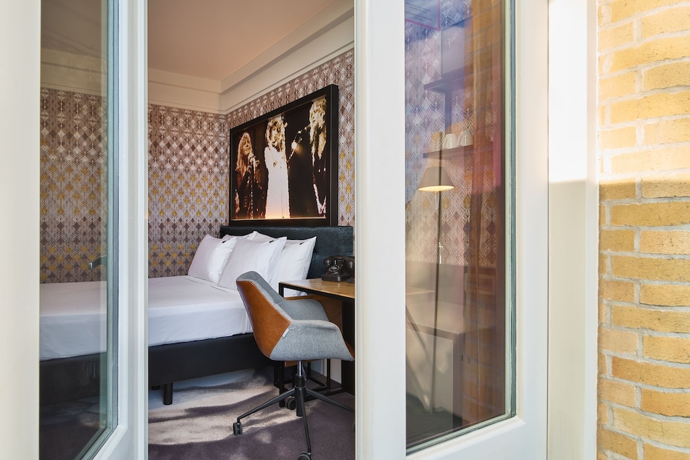 clayton hotel amsterdam american