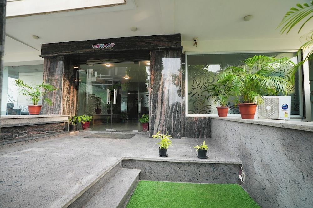 interglobe oasis golf course road gurgaon