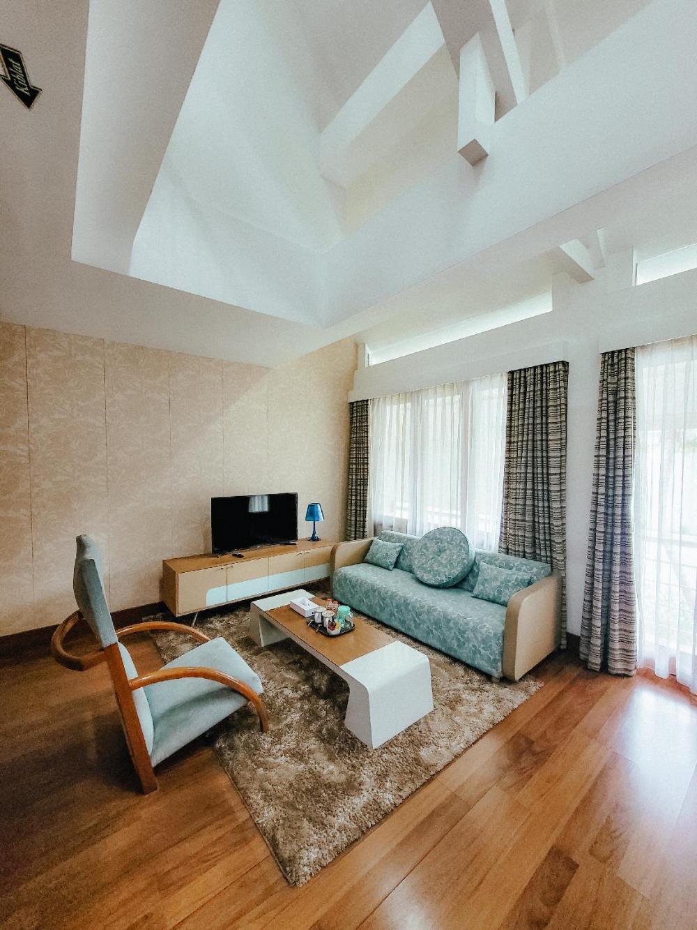 oemah kakang loft and bed