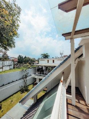 oemah kakang loft and bed