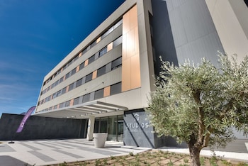 livensa living studios madrid alcobendas sk