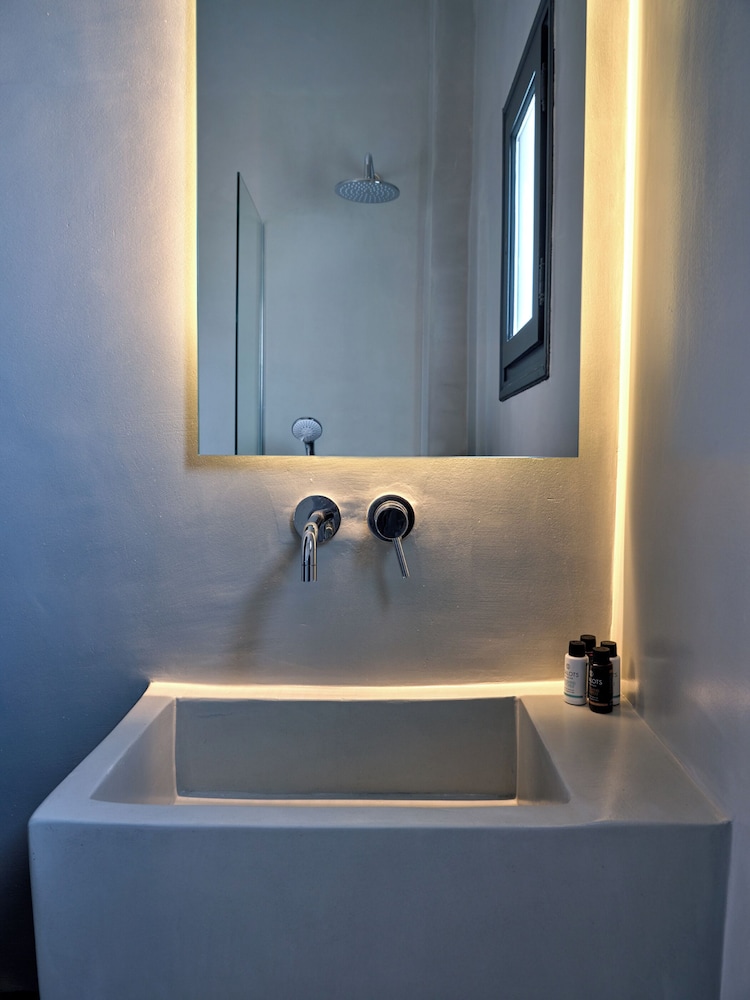 paros five senses