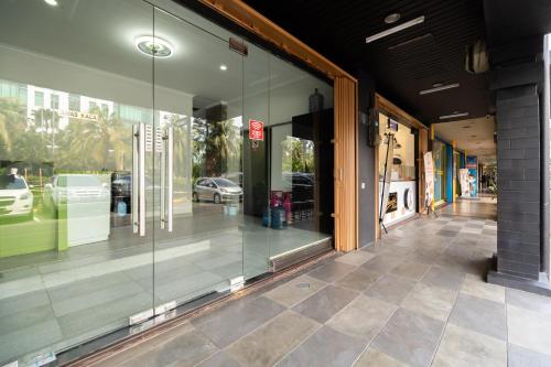 urbanview hotel bizhome artha gading boulevard by reddoorz