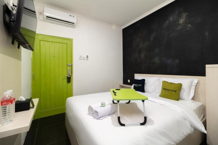 urbanview hotel bizhome artha gading boulevard by reddoorz
