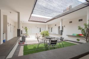 koolkost near stikes cirebon