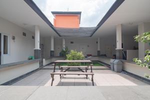 koolkost near stikes cirebon