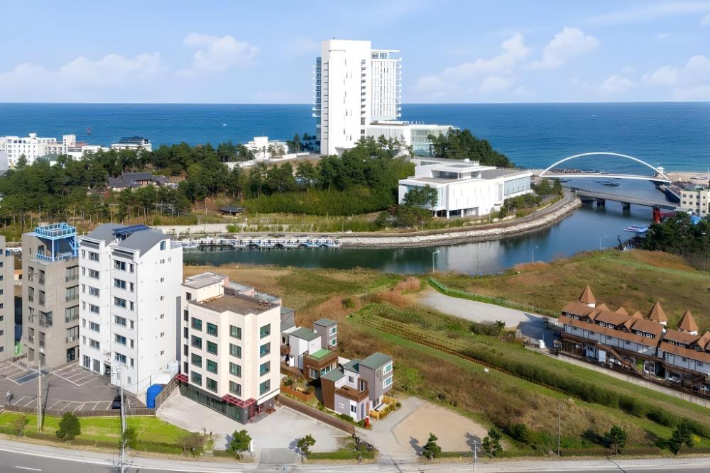 gangneung gyeongpoeui hyuil pension