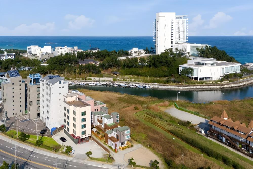 gangneung gyeongpoeui hyuil pension