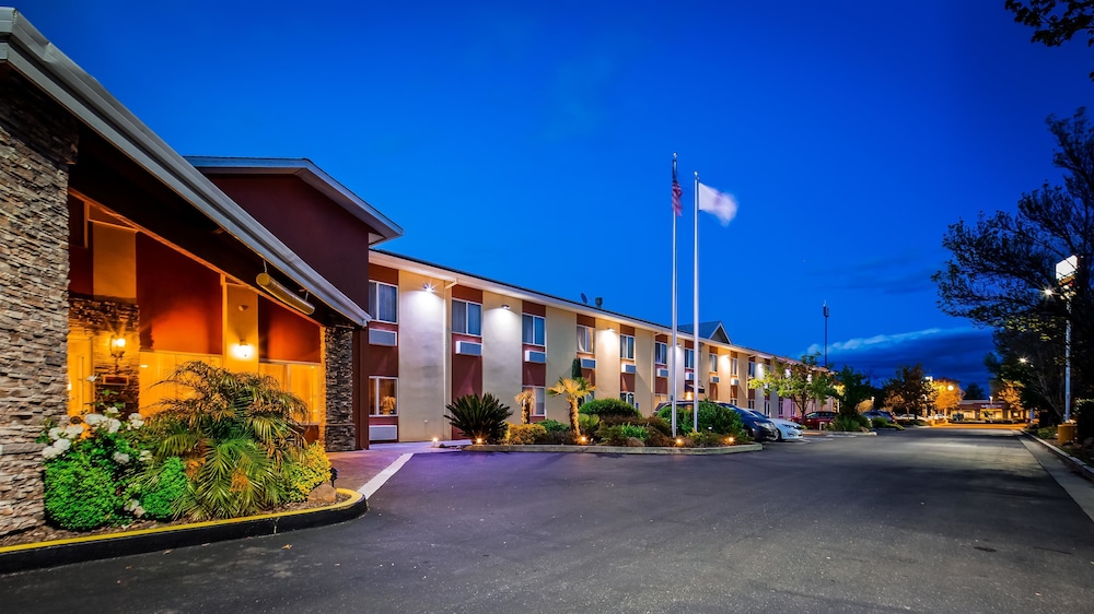 best western plus corning inn