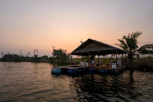 beung sampathuan nakornchaisri resort