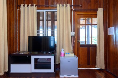 beung sampathuan nakornchaisri resort