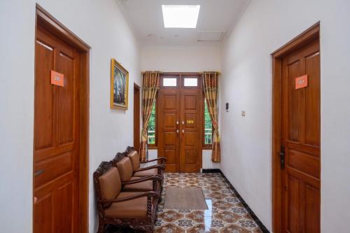 reddoorz syariah griya thamrin manahan solo