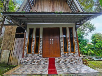 spot on 92462 awenk homestay