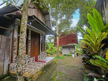 spot on 92462 awenk homestay