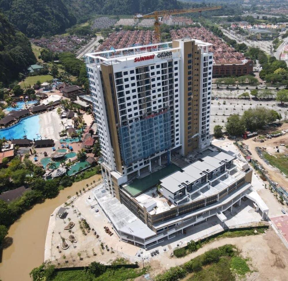 ipoh sunway onsen themepark suite 6 11pax 2parkin