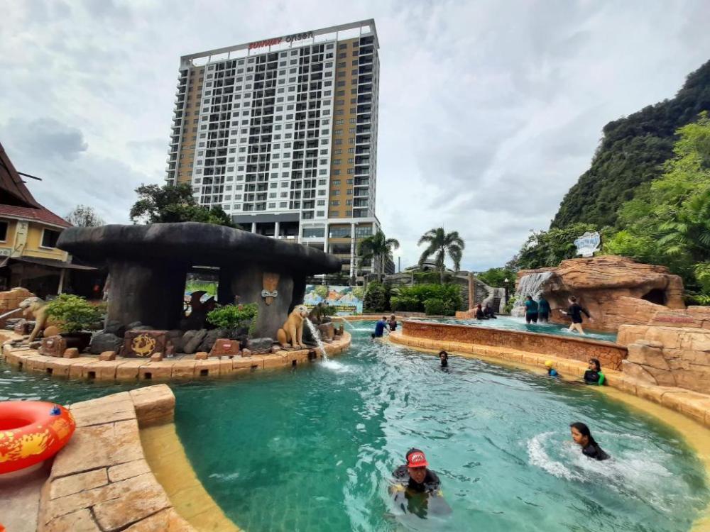 ipoh sunway onsen themepark suite 6 11pax 2parkin