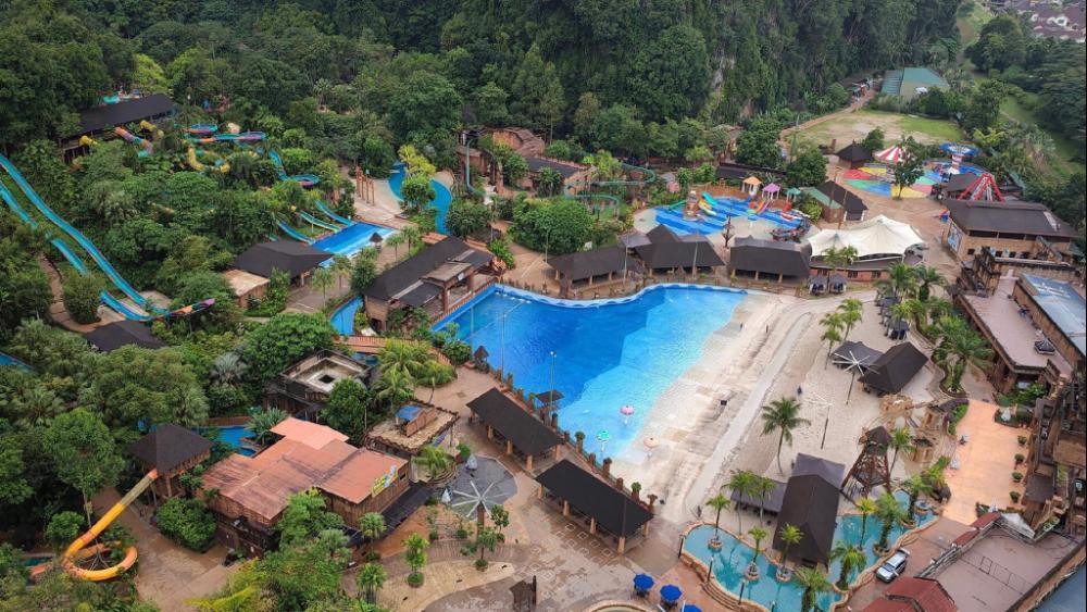 ipoh sunway onsen themepark suite 6 11pax 2parkin