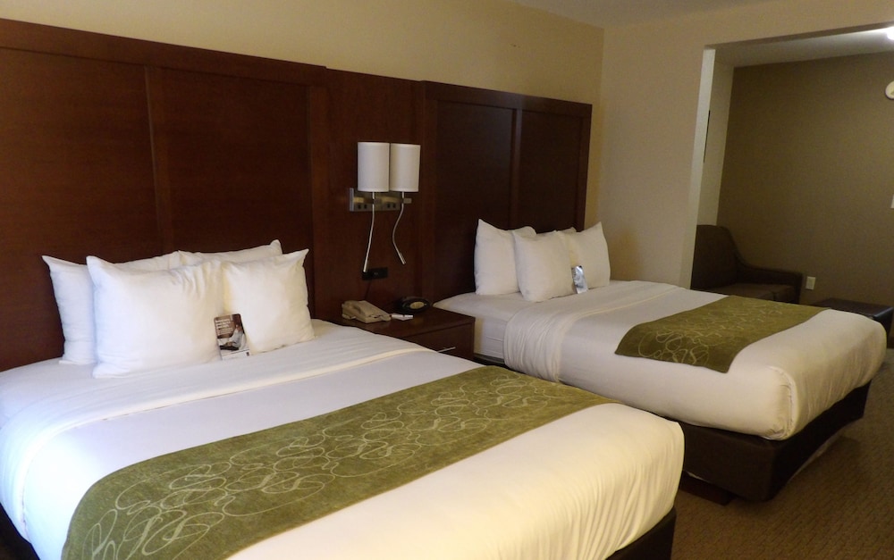 comfort suites omaha east council bluffs