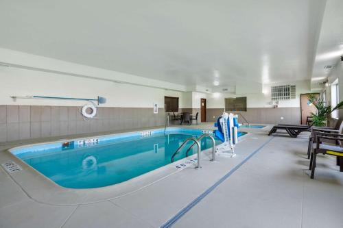 comfort suites omaha east council bluffs